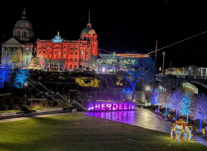 PXL_20251127_173617257.NIGHT~2