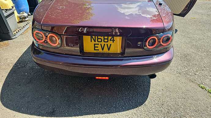 22647