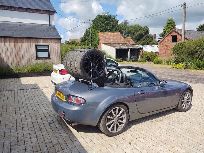 MX 5 Tyre Rack