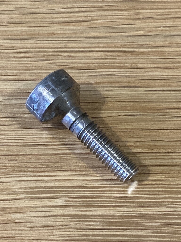 Replacement bolt for MX5 Mk1 LE alloy wheel nut cover Wheels, Tyres