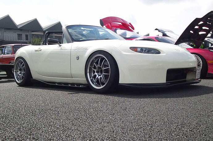 roadster-featurethis-25