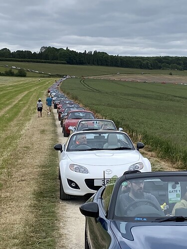 MX5 queue IMG_2607