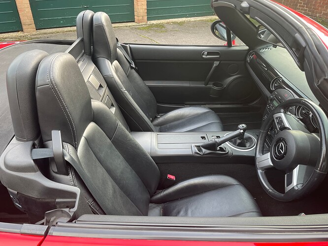 MX interior seats