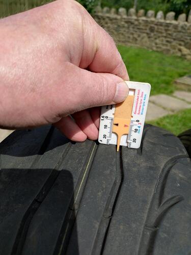 ns2r tyre1