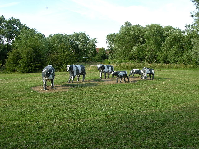 Concrete_Cows,_Milton_Keynes