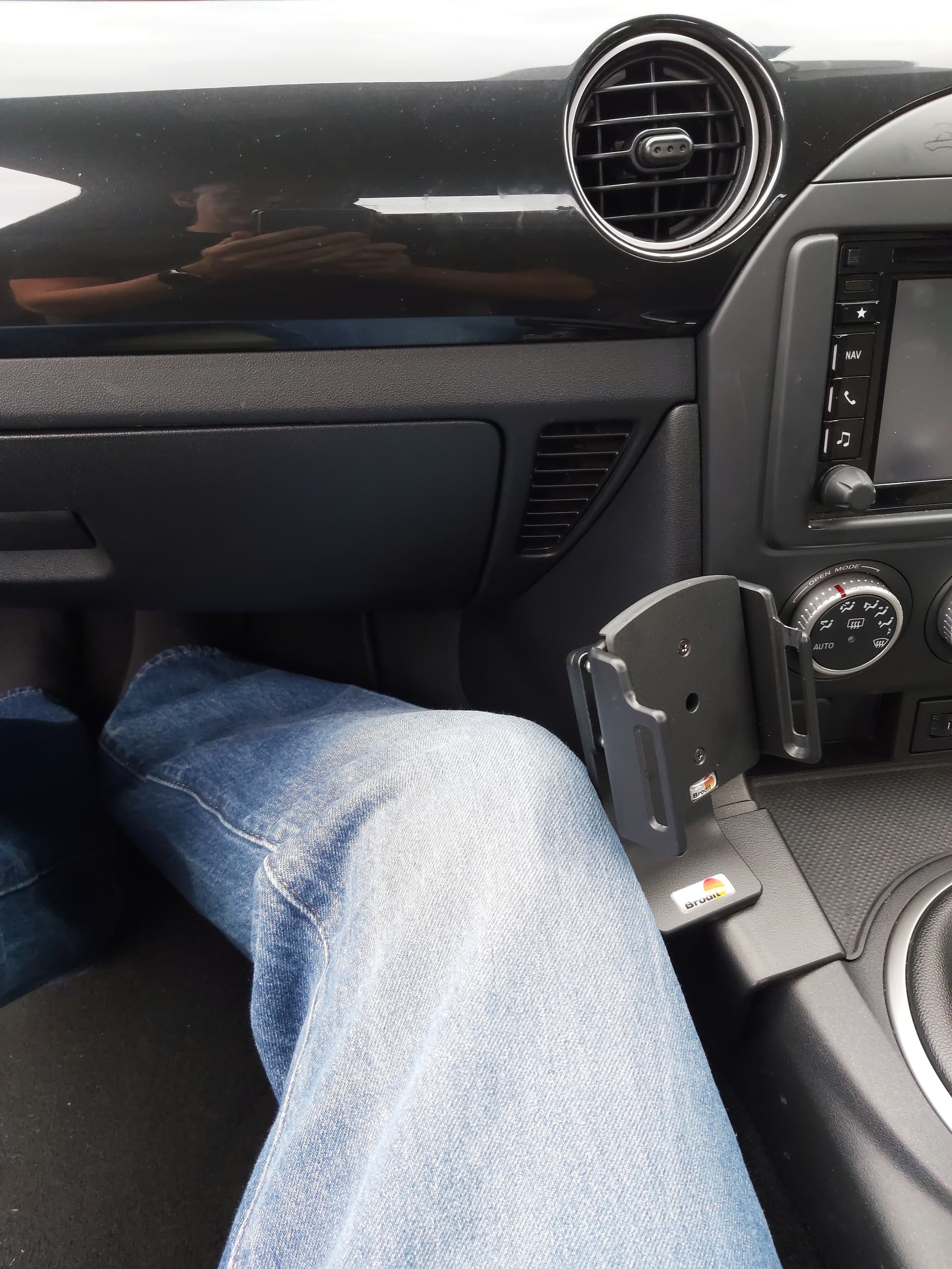 Brodit phone holder intruding on passenger leg space - Body, Interior &  Styling - MX-5 Owners Club Forum